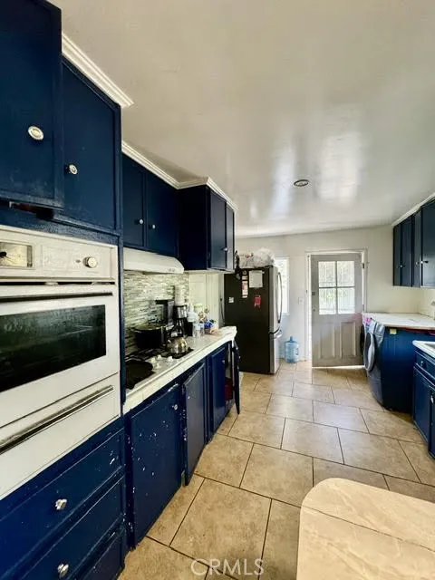 1199 W 38th Street, Los Angeles, California 90037 home-pic-8